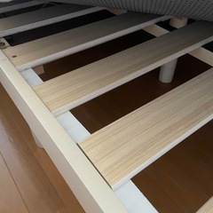 ベッドフレームの画像