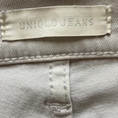 UNIQLO ホワイトに近いライトグレー　ストレッチパンツの画像