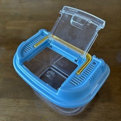 虫カゴ（プラスチック）の画像