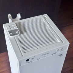 ダイキン 加湿 空気清浄機 ストリーマ MCK50Y-W ~22畳 スリムタワータイプ 強力吸引 壁際設置 花粉 ハウスダスト ホコリ PM2.5 ニオイ ウイルスの画像