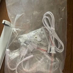 LEDの蛍光灯5セットの画像