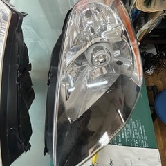 Z33ヘッドライト左右の画像