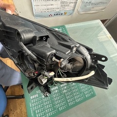 Z33ヘッドライト左右の画像