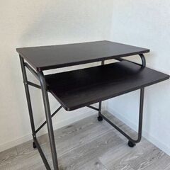 【無料】パソコン机の画像