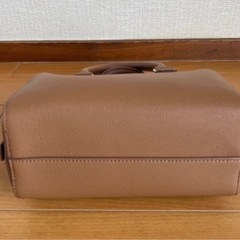 ユニクロレザータッチ2WAYボストンバッグの画像