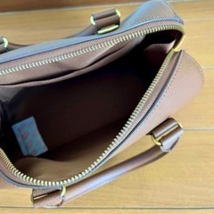 ユニクロレザータッチ2WAYボストンバッグの画像