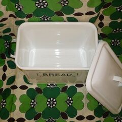 琺瑯製　アンティーク　ブレッドケースの画像