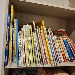 絵本35冊以上　おまけで、雑誌など　本を揃えていきたい方の画像