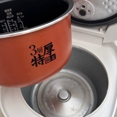 23年製YAMAZEN５合炊き炊飯器白高機能の画像