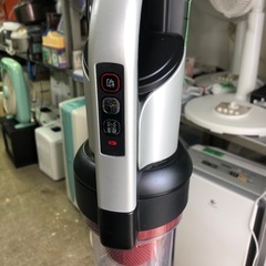 NO：3826  充電式サイクロンスティッククリーナー‼️  充電台付き❣️超お買い得品❣️の画像