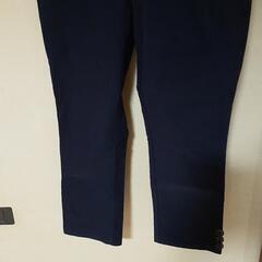 LLサイズ　紺色　サブリナパンツ　の画像