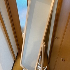 スタンドミラー
の画像