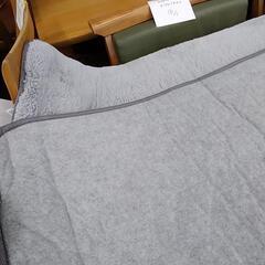 カインズ　カーペット　裏面にシミあり　84561の画像