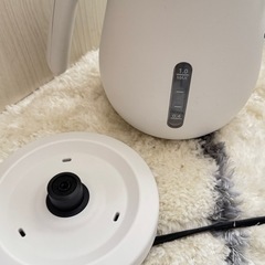 24年製メーカー象印の1リットル電気ケトル電気ポットの画像