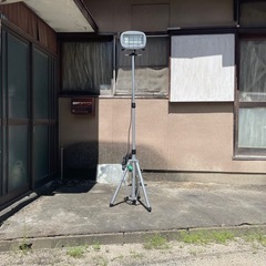 三脚3段の作業灯になります。
の画像