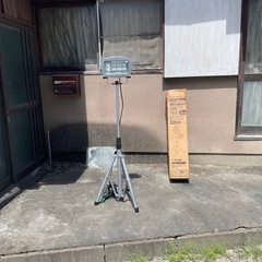 三脚3段の作業灯になります。
の画像