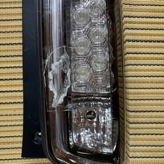 ホンダテールレンズ右側割れありの画像