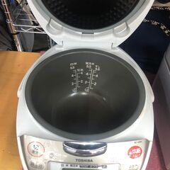 リサイクルショップどりーむ鹿大前店　No.1892　東芝　炊飯器　5.5合　シルバーの画像