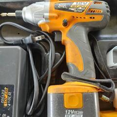パナソニック EZT608YKY 電動ドリルドライバー

ジャンク品の画像
