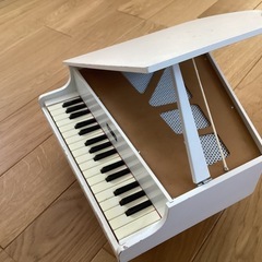 KAWAI グランドミニピアノ　32鍵 ホワイトの画像