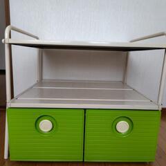 引き出し付き収納棚の画像