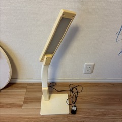 卓上ライトの画像