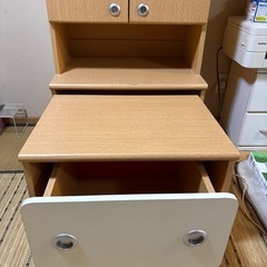 こども収納付き座卓机の画像