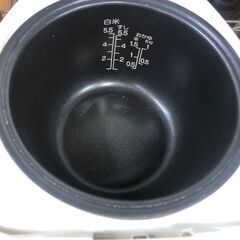 リサイクルショップどりーむ鹿大前店　No.2348　東芝　炊飯器　5.5合　ホワイトの画像