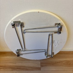 折りたたみテーブルの画像