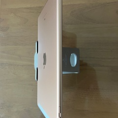 iPad (第6世代) Wi-Fi + Cellular 32GBバッテリー新品の画像