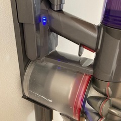 dyson v8 slim fluffy+ ダイソン　掃除機の画像