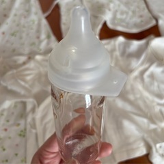 新生児用品✨ピジョン母乳実感哺乳瓶＆コンビ肌着＆短肌着(合計9枚)＆ピジョン洗濯用洗剤の画像