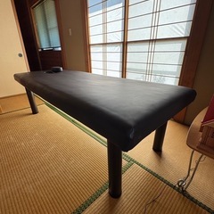 取り引き中です。整体ベット、施術ベット、黒の画像