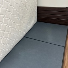 【引取無料】セミダブルベッドの画像