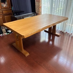 大型ダイニングテーブルの画像