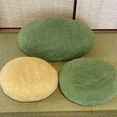 ★モチモチクッション＆クッション＆座布団 11点セット★の画像