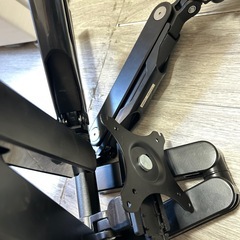 Bauhütte ブラック モニターアーム　bauhutte 3面用アームの画像