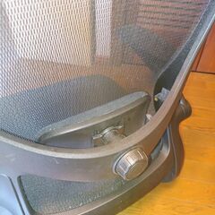 【最終値下げ】メッシュ座椅子　回転　可動式肘掛け　調整可能な腰当ての画像