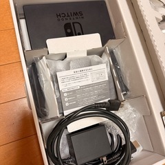 switch、マリオカート、コントローラー×2、SDカードの画像