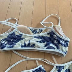 レディース水着　ビキニ　ボタニカル柄の画像