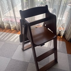子供用ハイチェアの画像