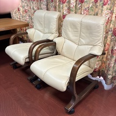 革張りソファー　2脚の画像