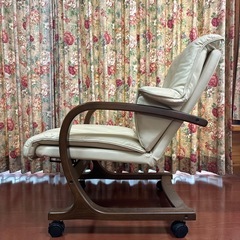革張りソファー　2脚の画像