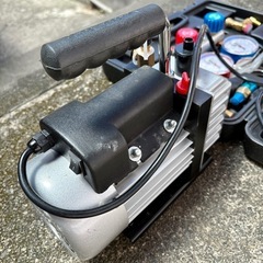 空調工具 電動真空ポンプ　エアコン 真空ポンプ 小型 エアコンガスチャージ の画像