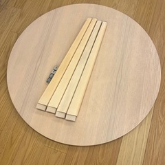 IKEAダイニングテーブル 円卓の画像