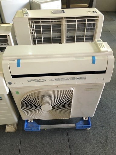 取り付け費込み東芝　2019年製　8畳用　エアコン