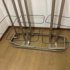 回転式ハンガーラックの画像