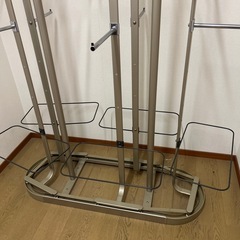 回転式ハンガーラックの画像