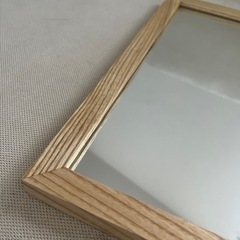 無印良品 木枠ミラーの画像
