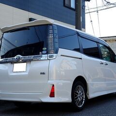 車検満タン ヴォクシー ハイブリッドZS 煌II トヨタセーフティセンス 衝突軽減ブレーキ ナビ フルセグTV Bluetooth フリップダウンモニター バックモニター 両側パワスラ スマートキー フルエアロ LEDライト LEDフォグ ETCの画像